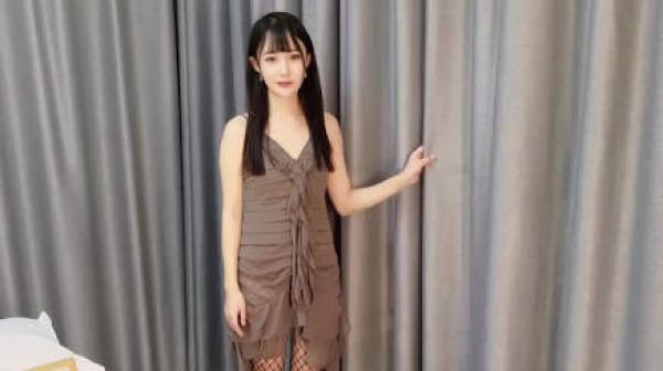 美丽中介色诱土豪买房-糖糖